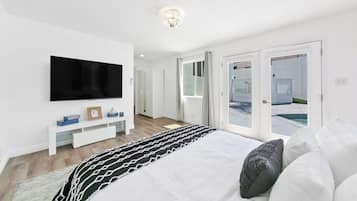 5 bedrooms, in-room safe, desk, iron/ironing board