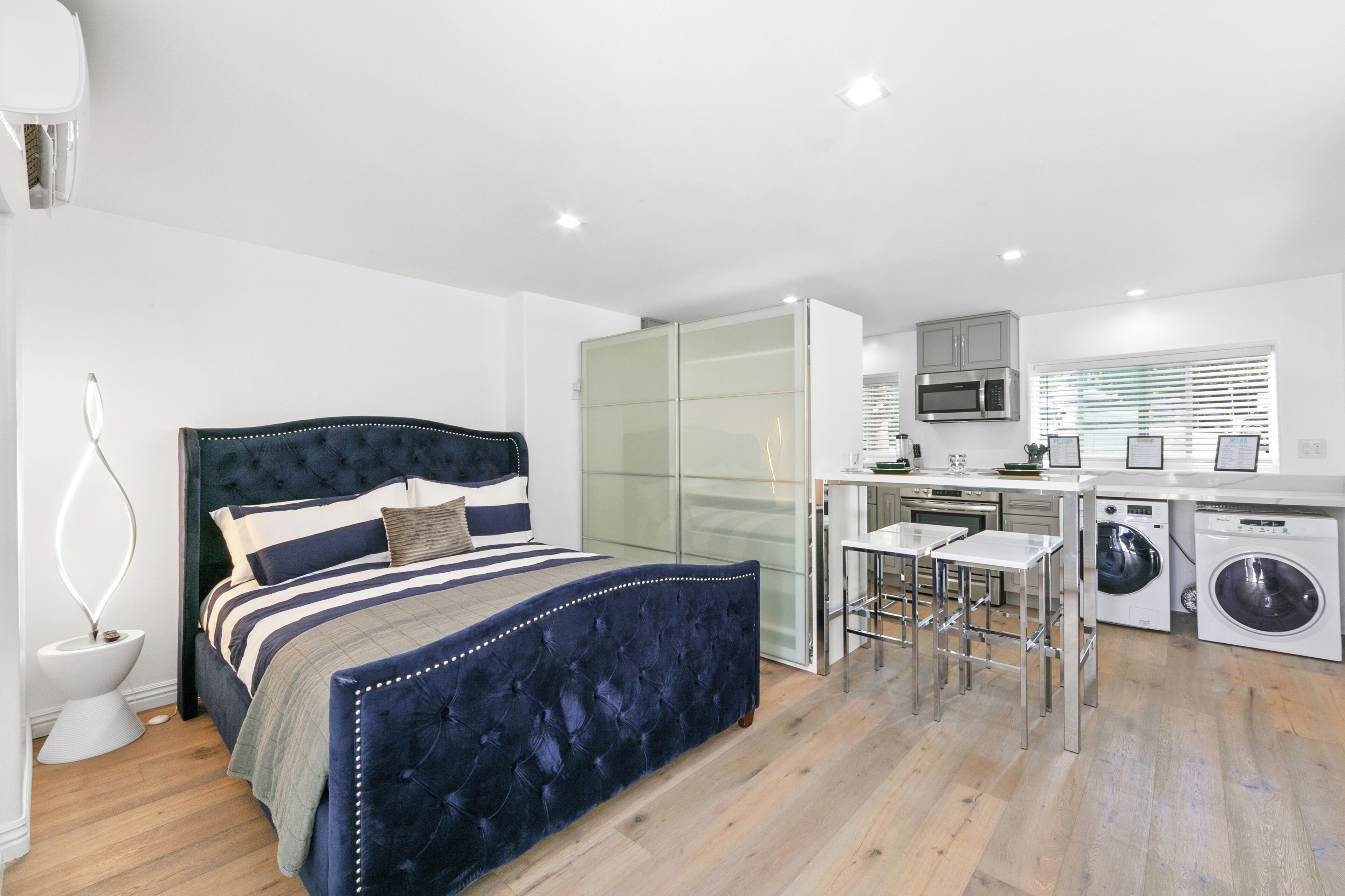 5 bedrooms, in-room safe, desk, iron/ironing board
