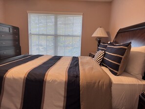 4 bedrooms, desk, iron/ironing board, free WiFi