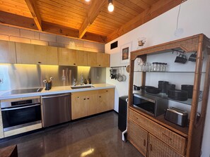 Fridge, microwave, oven, stovetop - Sophisticated Downtown Condo with High-End Amenities (Phoenix)