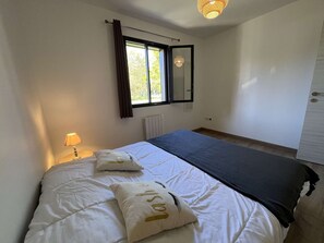 3 habitaciones, tabla de planchar con plancha y wifi gratis 