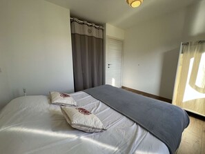 3 chambres, fer et planche Ă repasser, Wi-Fi gratuit