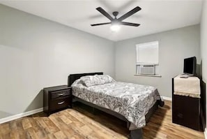 2 chambres, fer et planche à repasser, accès au Wi-Fi (inclus)