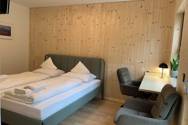 Gemütliches Zimmer mit natürlichem Flair