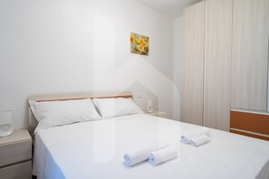 1 室のベッドルーム、WiFi、ベッドシーツ