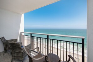 Property grounds - New Oceanfront Bliss Stylish 1BR with Majestic Views (Myrtle Beach)