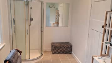 Towels, soap, shampoo, toilet paper