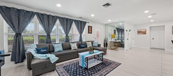 Bright, peaceful home near Peanut Island. Perfect for families or work crews. Fully equipped kitchen, Wi-fi and big truck parking. No parties - just comfort and convenience.