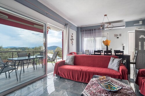 Apartment 'Spiri's House' with Private Terrace, Wi-Fi and Air Conditioning