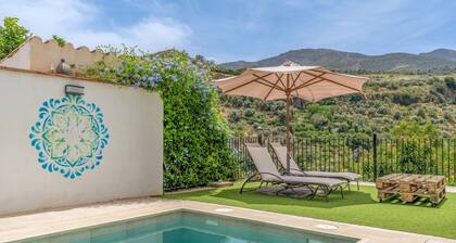Rural House 'Casa Con Vistas A Sierra Nevada' with Mountain Views, Wi-Fi & Air Conditioning