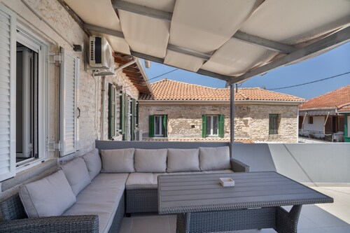 Holiday Home 'Sparto' with Private Terrace, Wi-Fi and Air Conditioning