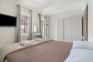 Iron/ironing board, free WiFi, bed sheets - Holiday Home 'Sparto' with Private Terrace, Wi-Fi and Air Conditioning (Spartochori)
