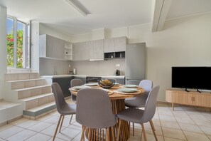 Dining - Holiday Home 'Sparto' with Private Terrace, Wi-Fi and Air Conditioning (Spartochori)