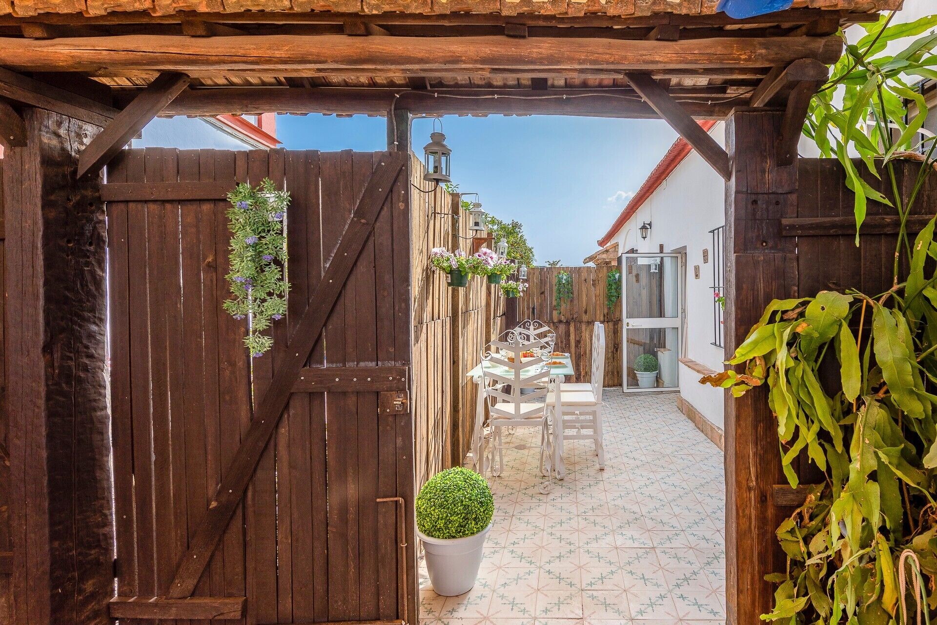 屋外ダイニングエリア