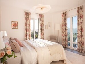 9 bedrooms, iron/ironing board, free WiFi, bed sheets - Country House 'Finca San Diego' with Mountain View, Wi-Fi and Air Conditioning (Ronda)