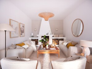 TV, fireplace - Country House 'Finca San Diego' with Mountain View, Wi-Fi and Air Conditioning (Ronda)