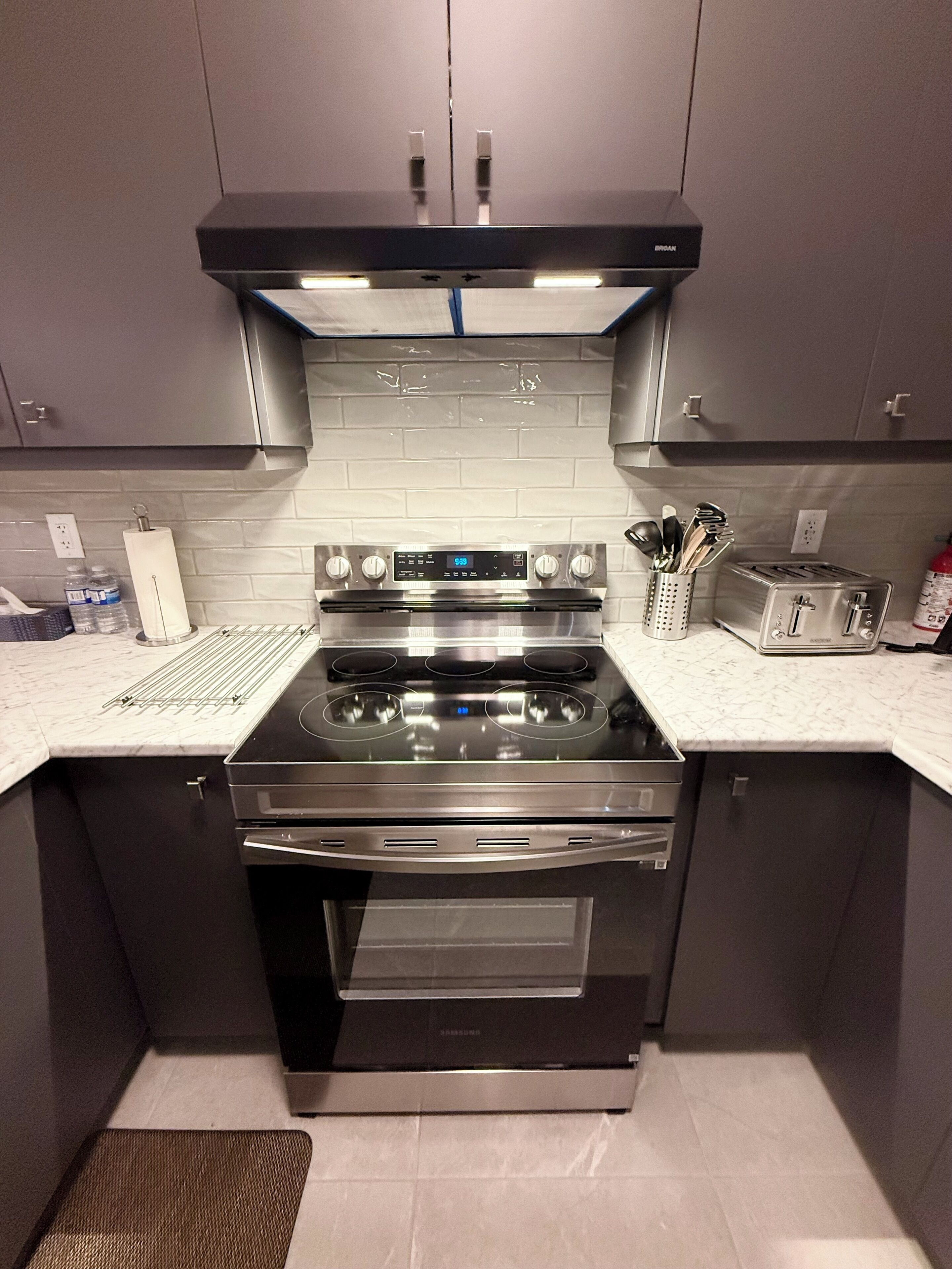 Micro-ondes, four, plaque de cuisson, lave-vaisselle