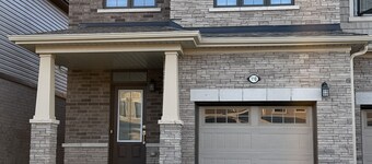 Home away from home- Minutes from Niagara Falls and theme park.