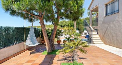 Maison de vacances 'Anglada' avec vue sur la mer, piscine privée et climatisation