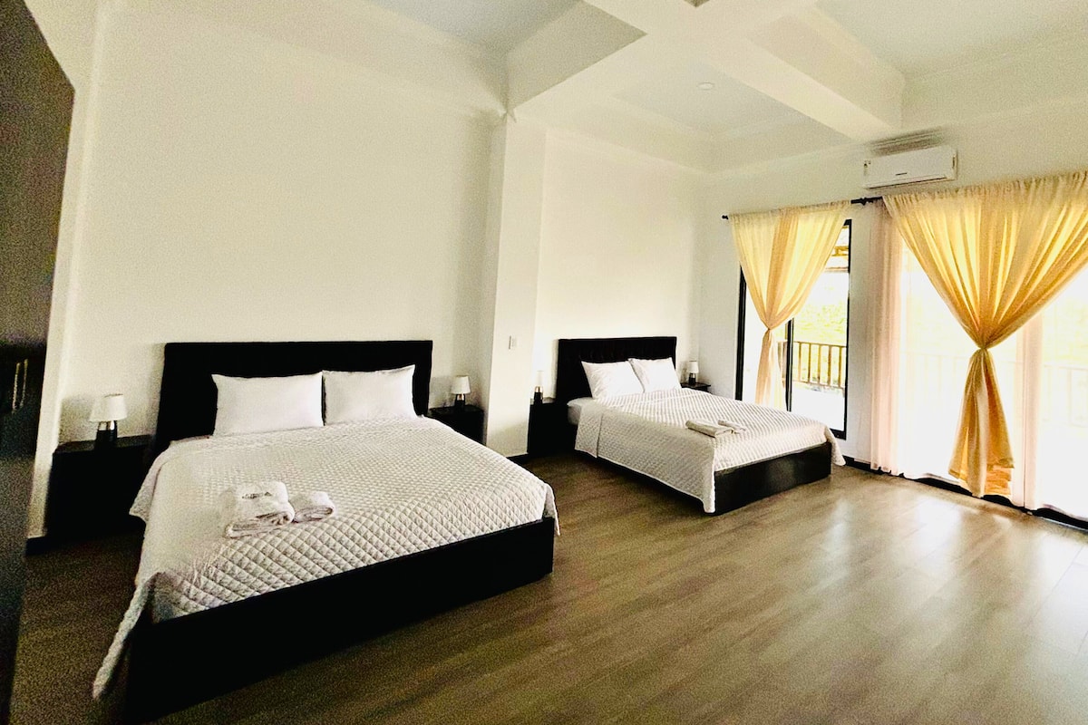 Superior Room, Balcony, Partial Lake View