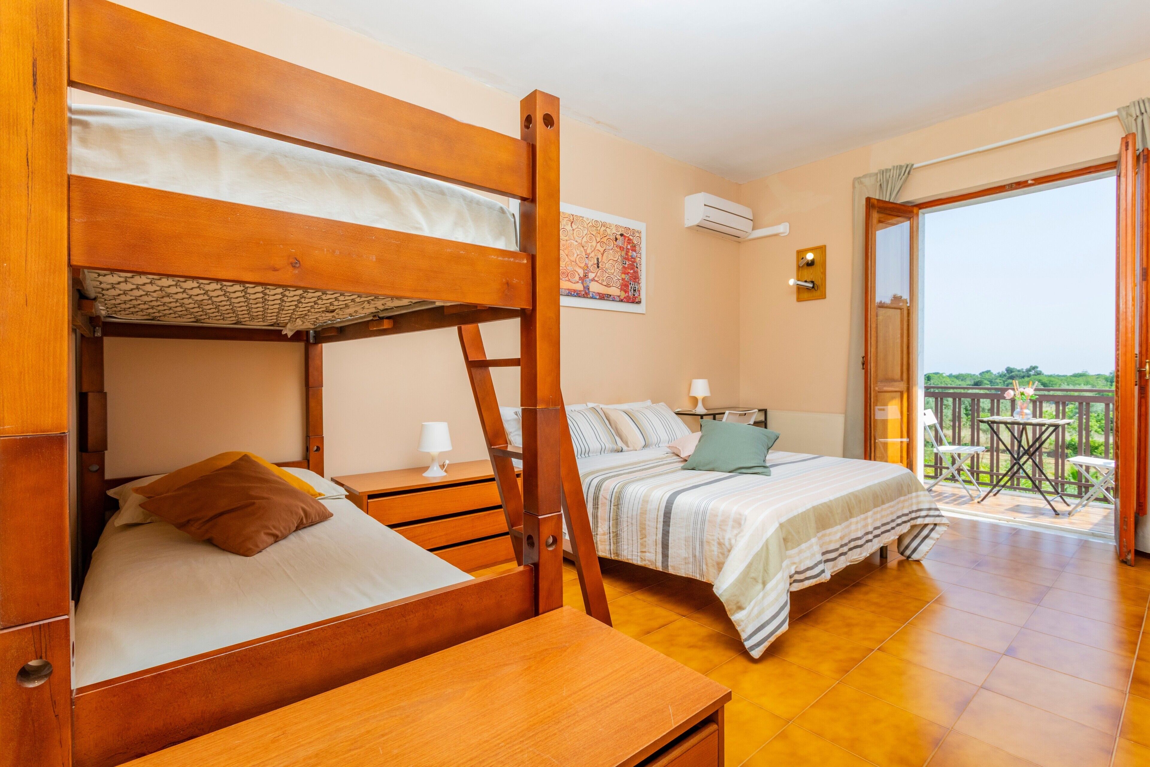 1 bedroom, free WiFi, bed sheets