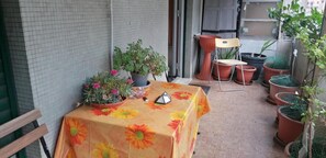 تناول الطعام بالخارج