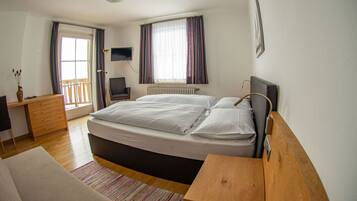 1 bedroom, free WiFi, bed sheets