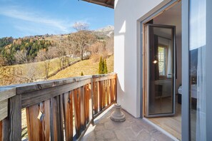 Exterior detail - Gasthof Kirchsteiger 'Zimmer 5' with Lake View, Shared Terrace and Wi-Fi (Santa Valburga)