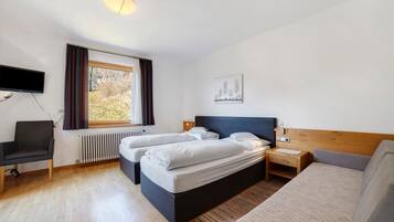 1 bedroom, free WiFi, bed sheets