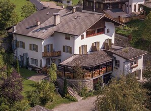 Exterior - Gasthof Kirchsteiger 'Zimmer 5' with Lake View, Shared Terrace and Wi-Fi (Santa Valburga)