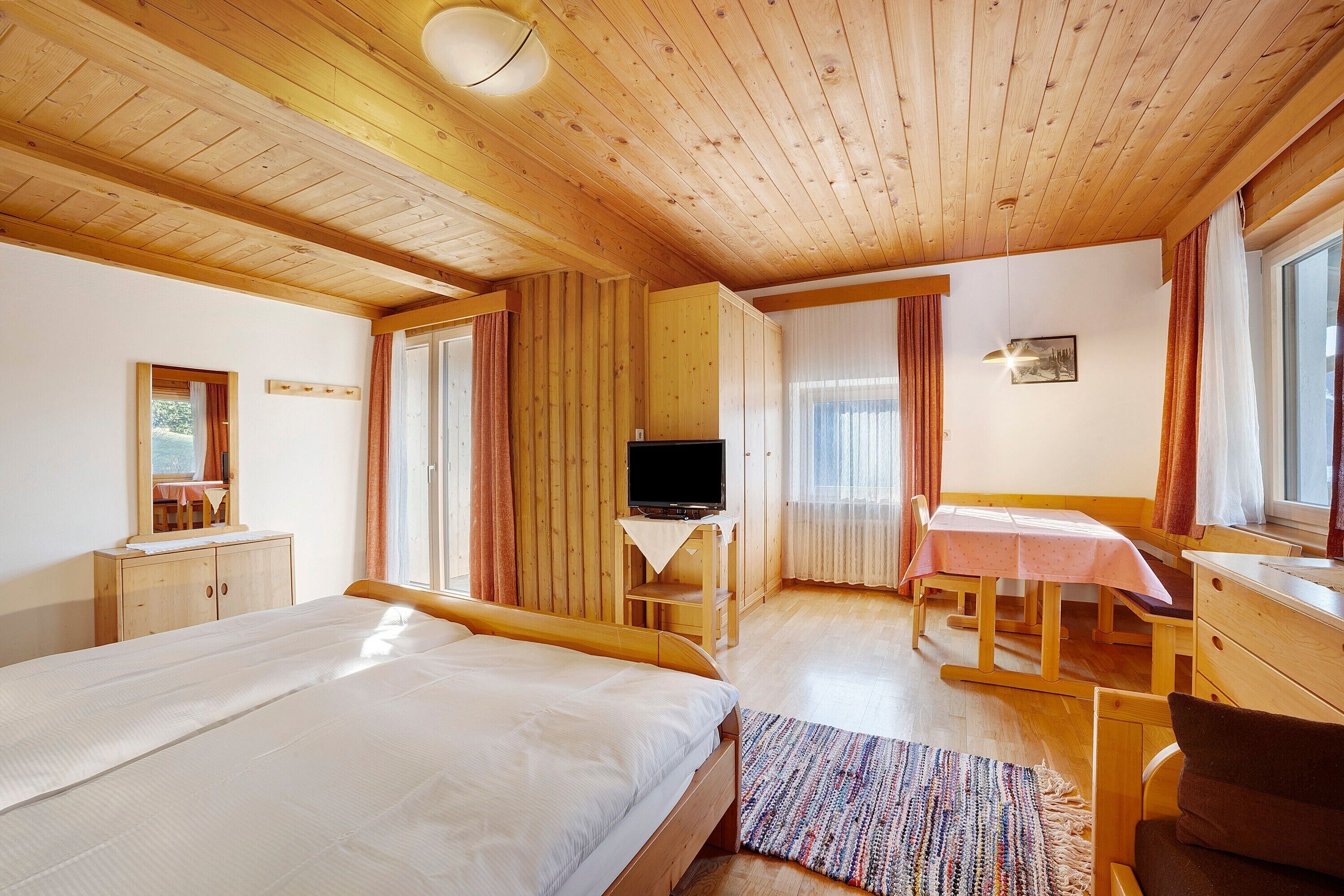 1 chambre, Wi-Fi gratuit, draps fournis