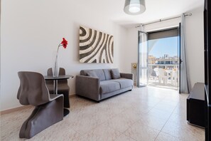 TV - Holiday Home 'Idrusa A Otranto' with Balcony, Wi-Fi and Air Conditioning (Otranto)