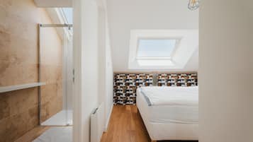 1 slaapkamer, een strijkplank/strijkijzer, gratis wifi, beddengoed
