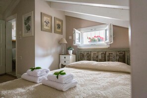 1 bedroom, iron/ironing board, free WiFi, bed sheets - Holiday Home 'Lianelia Boutique' with Wi-Fi and Air Conditioning (Argyrádes)