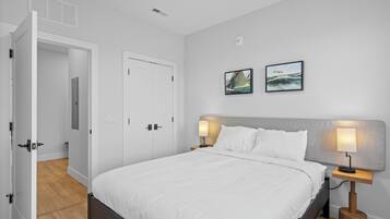 Apartament clàssic, 1 llit de matrimoni (Self Check-in with Virtual Front Desk) | 1 dormitori, decoració individual i mobiliari individual