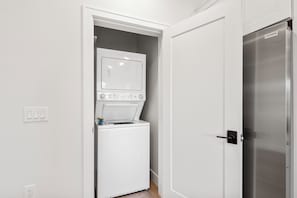 Apartamento clásico, 1 cama de matrimonio (Self Check-in with Virtual Front Desk) | Lavandería