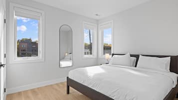 Deluxe Apartment, 1 King Bed (Self Check-in with Virtual Front Desk) | 1 bedroom, individually decorated, individually furnished