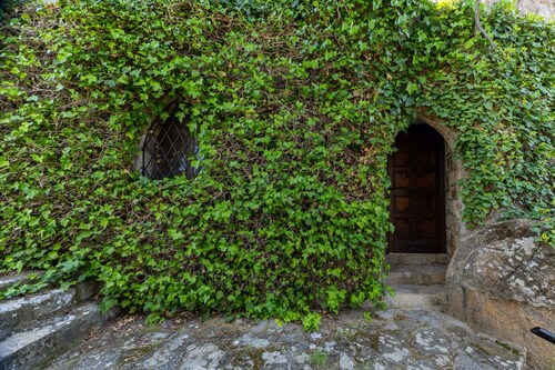 Castle 'Isla Del Burguillo' with Private Terrace, Private Garden and Wi-Fi