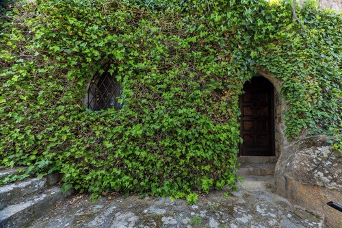 Castle 'Isla Del Burguillo' with Private Terrace, Private Garden and Wi-Fi