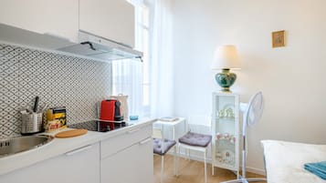 熨斗/熨衫板、免費 Wi-Fi、床單