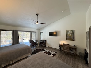 1 bedroom, in-room safe, desk, blackout curtains - The Golf Club at Fox Acres (Red Feather Lakes)