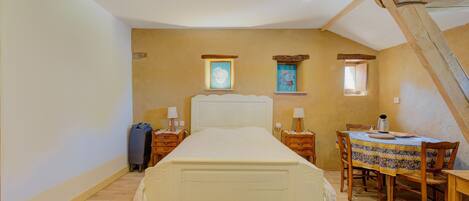 1 bedroom, iron/ironing board, bed sheets