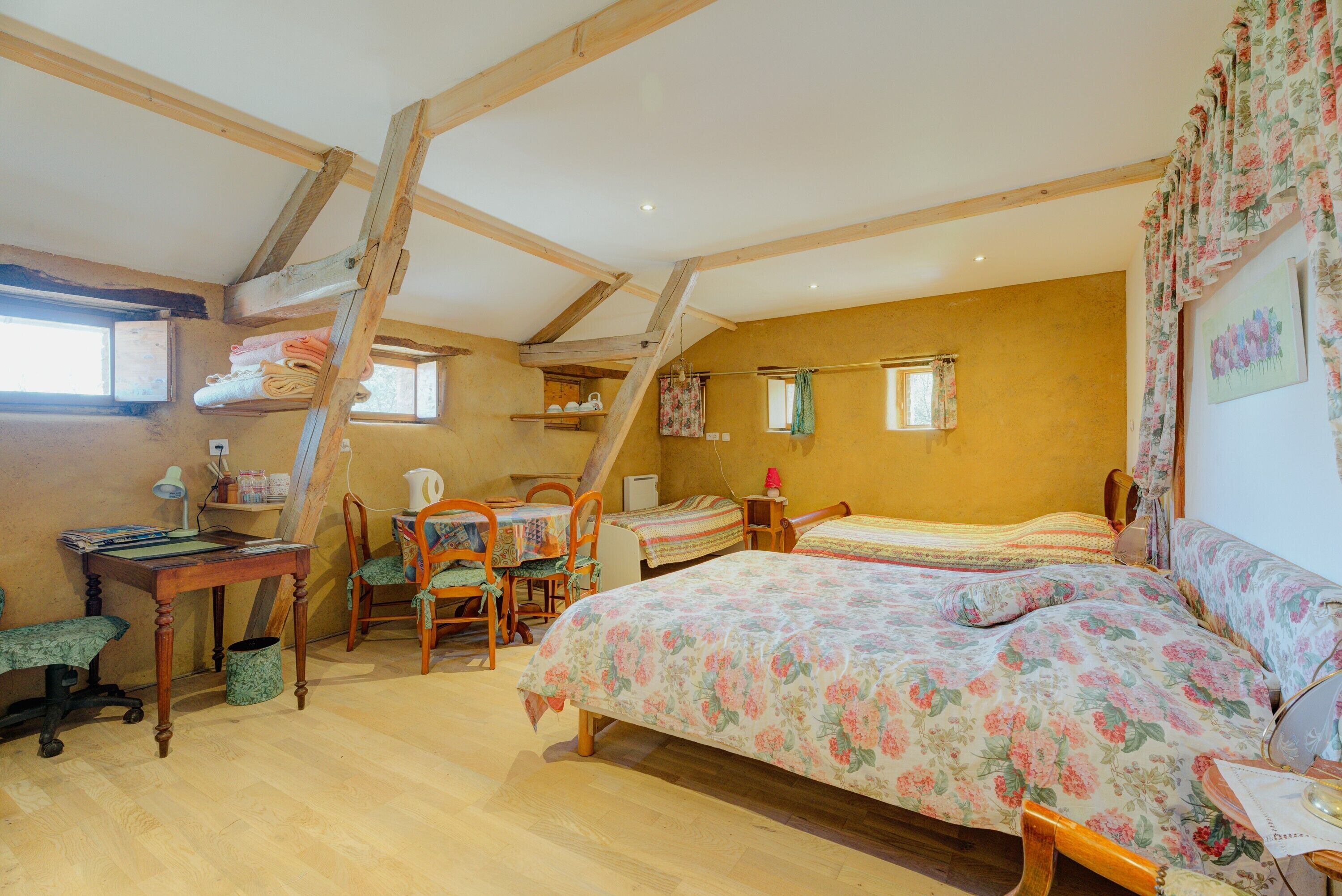 1 makuuhuone, silitysrauta/-lauta, vuodevaatteet