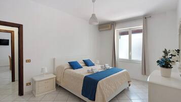 1 quarto, Wi-Fi de cortesia, roupa de cama