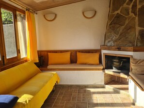 Télévision, cheminée