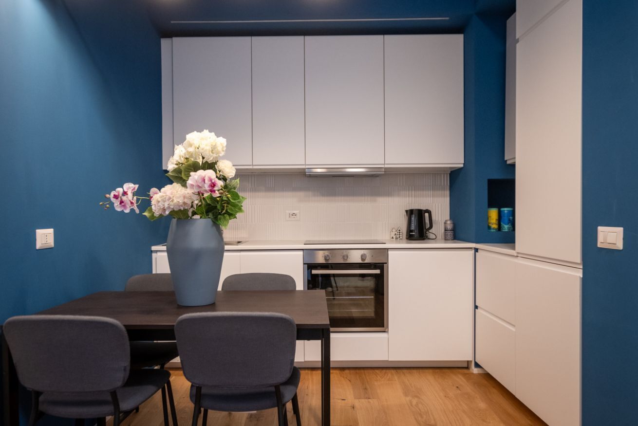 Frigorifero, microonde, forno, piano cottura