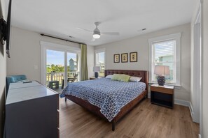 6 bedrooms, free WiFi, bed sheets - 7240- Island Oasis, In Salvo, NC, perfect for 12 guests. (Salvo)