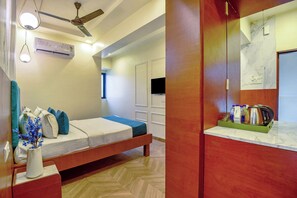 Habitación Deluxe | 1 dormitorio, espacio para trabajar con un portátil, wifi gratis