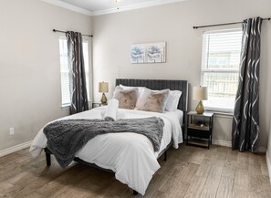 3 bedrooms, iron/ironing board, WiFi, bed sheets