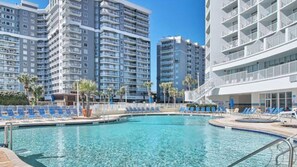 Innenpool, beheizter Pool